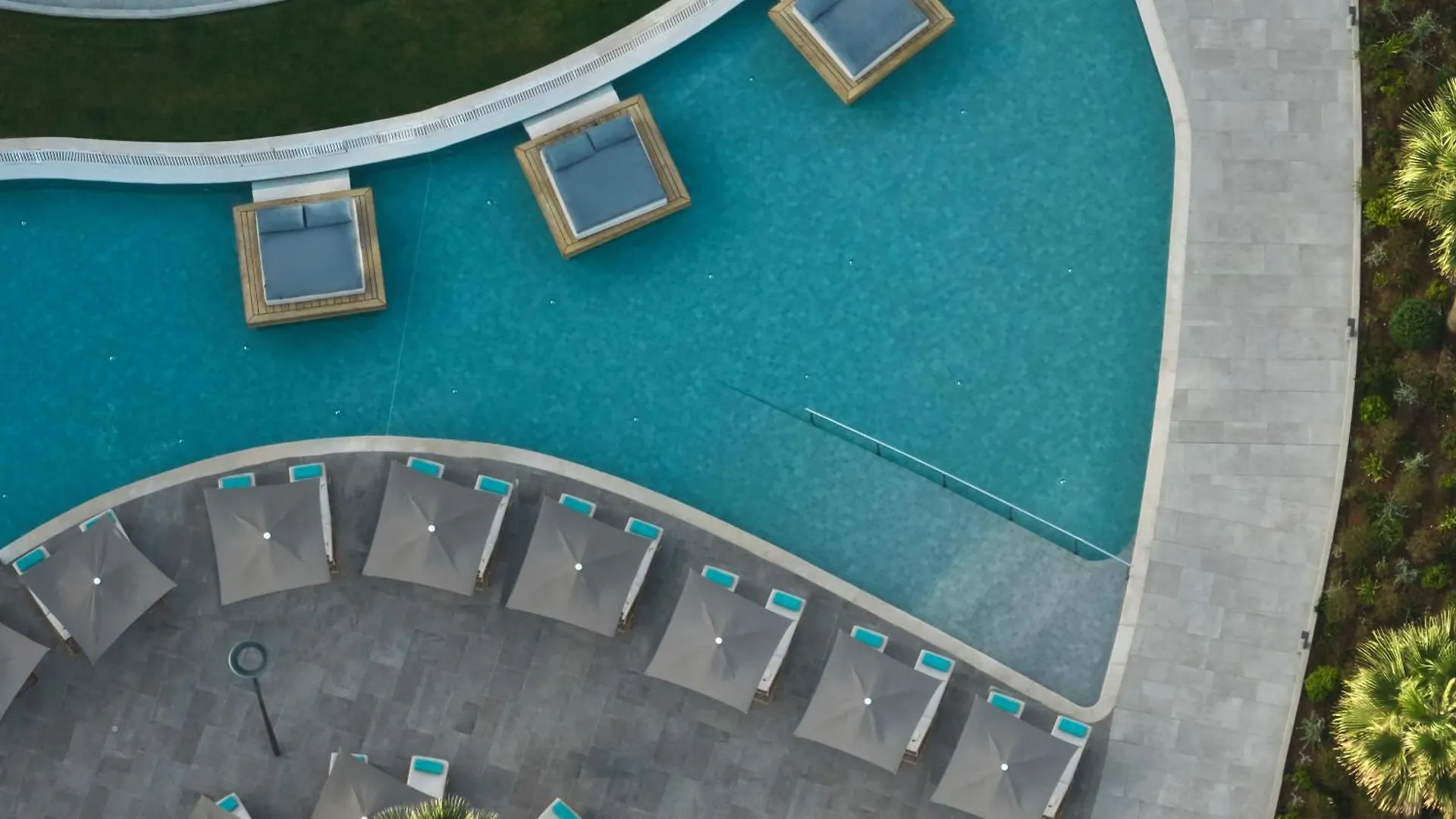 Amira Luxury Resort & Spa - Adults Only Adelianos Kampos